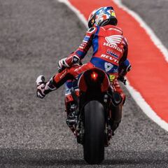 Álvaro Bautista mira otros equipos