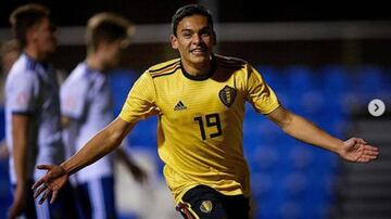 De madre chilena, el volante de 18 años juega en el Anderlecht de Belgica, donde ya ha sido inscrito en el primer equipo. El jugado fue convocado en 2019 por Hernán Caputto para unos amistosos con la Sub-17 de Chile.