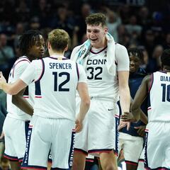 Who is favored to win March Madness? Who are the standout players?