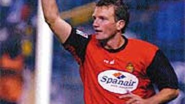 <b>SUPLENTE</B>. El fútbol es así, pero lo principal y más importante es entrenar bien; después, el míster es quien elige