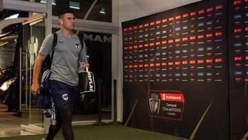 Adam Barreiro antes de un partido con Monterrey