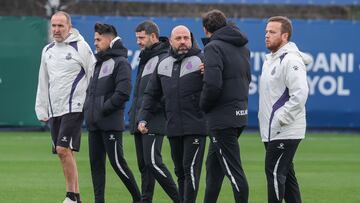 Manolo se cansa: “Estoy hasta las narices de regalar cosas; hay que subir el rendimiento”