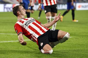 Mario Gotze anot¨® y celebr¨® el primer tanto. El conjunto holand¨¦s se adelant¨® en el marcador.