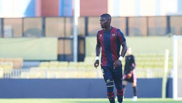 VILLARREAL, SPAIN - AUGUST 03: Mickael Malsa of UD Levante controls the ball during the Pre-Season Friendly match between Villarreal CF and Levante UD at Estadio de la Ceramica on August 3, 2022 in Villarreal, Spain. (Photo by Maria Jose Segovia/vi/DeFodi Images via Getty Images)