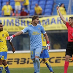 Las Palmas llega tarde a la cita con un poderoso Sevilla