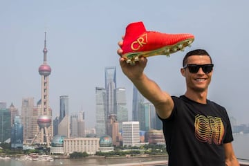 Cristiano Ronaldo en China por compromisos publicitarios.