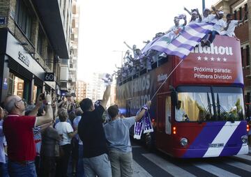 Los jugadores y aficionados en las calles de Valladolid.