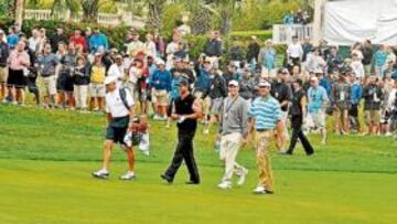 <b>EL PRIMER GOLPE. </b>Tiger Woods salió en el primer partido y volvió a jugar tras dos meses lesionado.