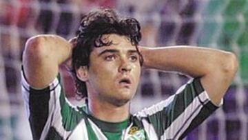 <b>CANSADO. </b>Tote no aguantó más y el delantero bético atacó con dureza a Serra Ferrer. El futbolista madrileño, marginado por el técnico balear, no se mordió la lengua, y explotó contra Serra. hjhhjh