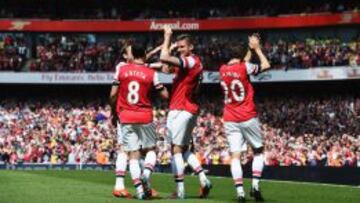 Giroud celebr&oacute; as&iacute; su gol al West Bromwich Albion. 