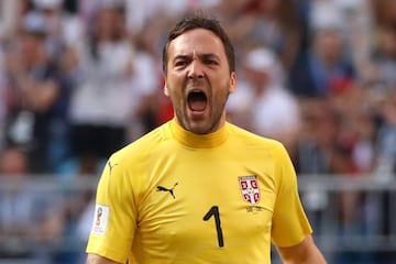 Vladimir Stojković (Serbia): En otros de los juegos más cerrados vimos lucir al serbio Stojković, quien venció en el duelo de arqueros al costarricense Keylor Navas. Fue una de las revelaciones en la primera jornada de la Copa del Mundo de Rusia.