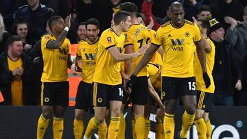 Los jugadores del Wolverhampton celebran el gol de Rubén Neves, que posteriormente le daría la clasificación para los dieciseisavos de la FA Cup.
