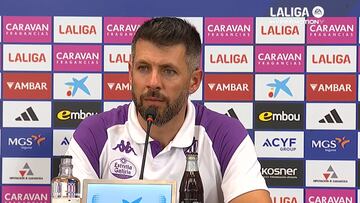 Pezzolano, en la sala de prensa de La Romareda.