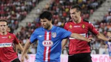 <b>EL MÁS INCISIVO. </b>Agüero fue el delantero del Atlético con más mordiente en ataque, un peligro para la defensa del Mallorca.