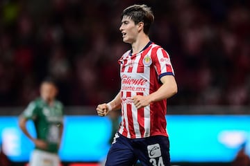 Armando Gonzalez celebrates goal 2-0 of Guadalajara  during the 8th round match between Guadalajara and Leon as part of the Liga BBVA MX, Torneo Apertura 2024 at Akron Stadium on September 18, 2024 in Guadalajara, Jalisco, Mexico.