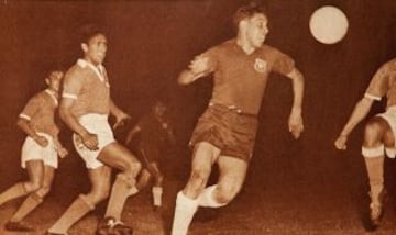 Juan Soto anotó seis goles por la Roja. Acá una postal del partido donde anotó un doblete. Fue en el 5-2 ante Bolivia, por el Sudamericano de Buenos Aires, el 26-03-1959.