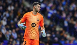 Aprobados y suspensos del Barça en el derbi: Joan García saca los colores a De la Fuente