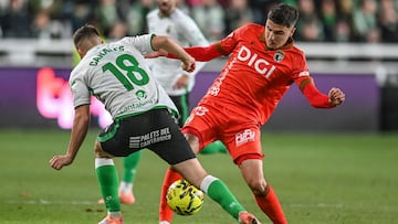 Peio Canales, del Racing, e Iván Morante, del Burgos.