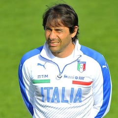 Conte: "Me gustaría que mi Italia fuera rápida como Rossi"