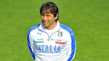 Conte: "Me gustaría que mi Italia fuera rápida como Rossi"