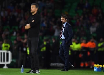 SEVILLE, SPAIN - OCTOBER 15:  Gareth Southgate, Manager of England and Luis Enrique, Manager of Spain look on from the touchline during the UEFA Nations League A Group Four match between Spain and England at Estadio Benito Villamarin on October 15, 2018 i