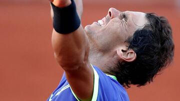 Tennis - French Open - Roland Garros, Paris, France - June 9, 2017 Spain's Rafael Nadal celebrates winning his semi final match against Austria's Dominic Thiem Reuters / Christian Hartmann