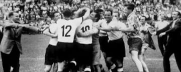 La final de la Copa Mundial de Fútbol de 1954 se dio entre las selecciones de Alemania Federal y Hungría, en donde los húngaros partían como amplios favoritos en Berna, sin embargo, contra todo pronóstico y bajo una intensa lluvia, Alemania Federal logró su primer campeonato del mundo, a este duelo se le conoce como ‘El Milagro de Berna’.