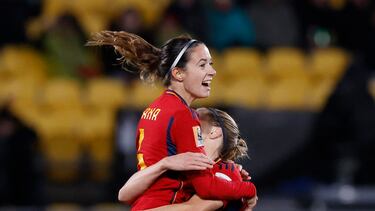 Soccer Football - FIFA Women¡¯s World Cup Australia and New Zealand 2023 - Group C - Spain v Costa Rica - Wellington Regional Stadium, Wellington, New Zealand - July 21, 2023 Spain's Aitana Bonmati celebrates scoring their second goal with Irene Paredes REUTERS/Amanda Perobelli
