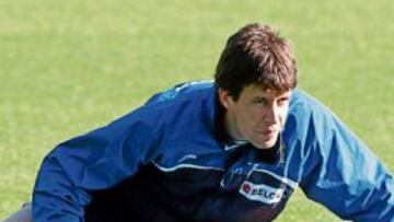 <b>SUPERVIVIENTE. </b> Aranburu estaba en aquella Real casi campeona.