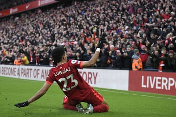 El extremo colombiano Luis Díaz anotó el tercer gol de la victoria de Liverpool 3-1 ante Norwich por la jornada 26 de la Premier League en Anfield.