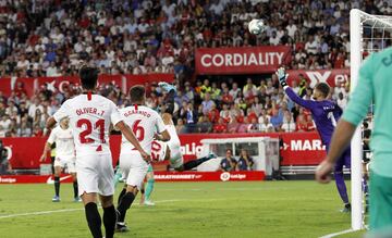 0-1. Karim Benzema marc¨® el primer gol.