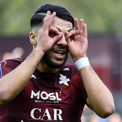 El Ajax ‘ata’ a la pareja de baile de Kvaratskhelia