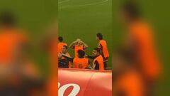 Soteldo se burla de los hinchas mexicanos con este gesto: le arrojaron de todo