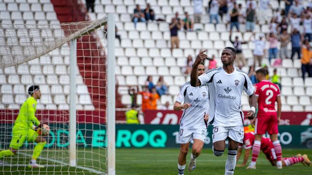 El Bayer Leverkusen ata a Kofane