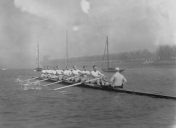 Abril de 1922, la Universidad de Cambridge en plena competición.