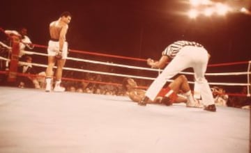 30 de octubre de 1974. 'Rumble in the Jungle'. Ali se enfrentó a Foreman por el título. Foreman era el favorito, pero al final del octavo round, cayó en la lona y Ali ganó por KO.