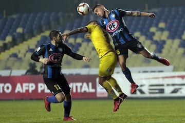 Nunca tuvo un puesto en la U, y por ello buscó salir primero a Deportes Temuco, equipo en el que fue titular indiscutido, y luego a Huachipato, su actual club.