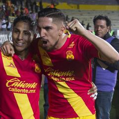 Monarcas vence a Lobos BUAP gracias a Raúl Ruidíaz