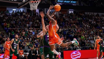 Montero anota un 2+1 al final.