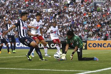 Fernando Patterson con el equipo Xelajú Mario Camposeco  de Guatemala.