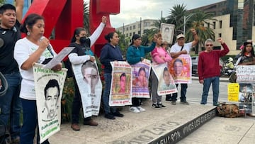 ¿A qué hora inicia la marcha que conmemora los 10 años de Ayotzinapa en CDMX?