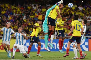 Colombia gana con gol de Fuentes y pasa a la siguiente fase del Sudamericano. 