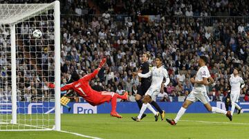 0-1. Varane marcó el primer gol de los Spurs en propia puerta. Keylor Navas.