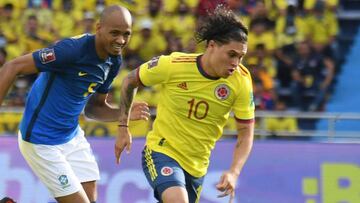 Juan Fernando Quintero durante un partido con la Selecci&oacute;n Colombia.