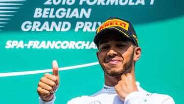 Hamilton, en el podio del GP de Bélgica.