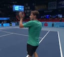 Carreño supera a Shapovalov y pasa a octavos en Viena