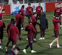 El Atleti ya se entrena en 2017 bajo un intenso frío