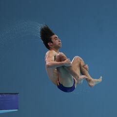 Jorge Rodríguez y los saltos de España, salvados por la campana