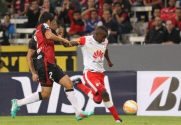 Un cauto Santa Fe espera a Atlas de México en el estadio Jalisco. Primer partido del Grupo 1 en Copa Libertadores. Segundo tiempo a favor del equipo colombiano.