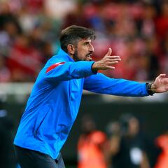 Oficial: Paunovic ha dejado de ser técnico de Chivas